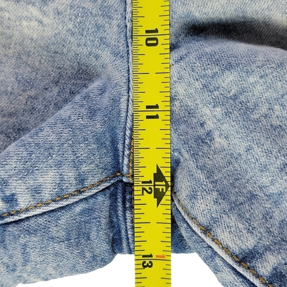 Ariya Jean Shorts Women Size 11/30 Curvy High Rise Raw Frayed Hem Denim New - Picture 11 of 13
